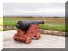 Cannon on King's Bastion barbette P6200009.JPG (663349 bytes)